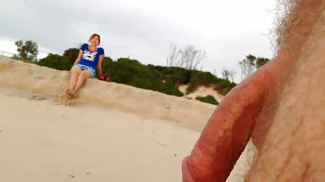 Cette maman sex fils fille aime le sexe anal chaud.