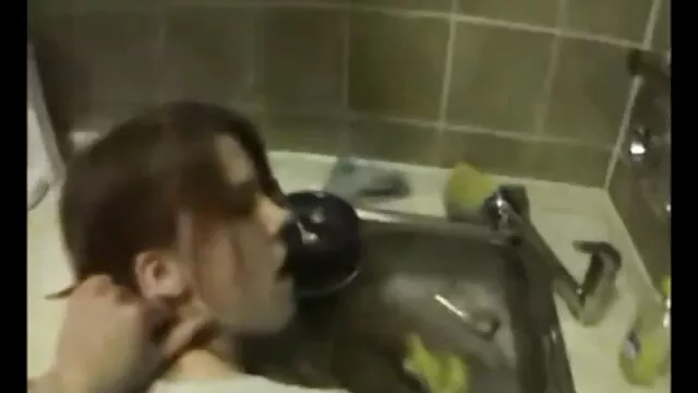Adulte video sexe mere star du porno en lingerie rouge se fait baiser par sa petite amie d'élite.