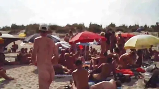 Sexe sauvage avec une maman prno secrétaire