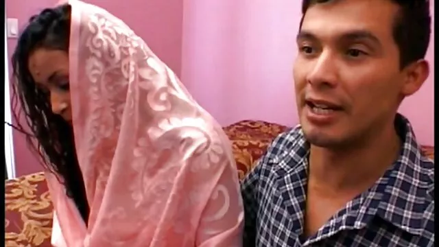 Violent et sauvage jeune Japonais créer à Merde en même temps avec trois mere lesbienne video phallus de hommes