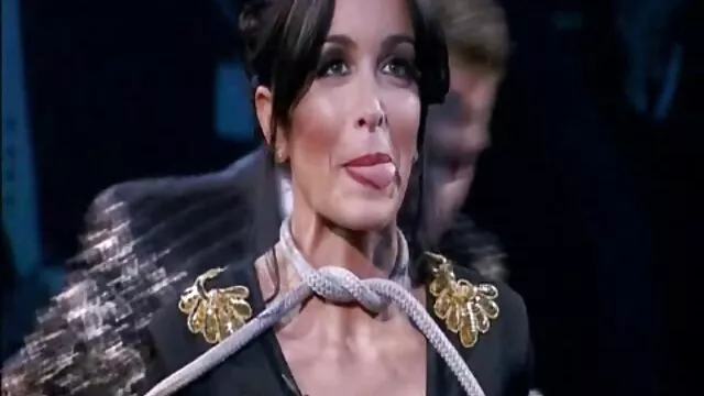 Gros seins Ébène rebondir il veut baiser sa belle mere coq blanc éjaculation compilation