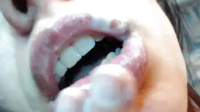 Effronté adulte star du porno baisée par grosse bite et cul maman initie sa fille au sexe énorme
