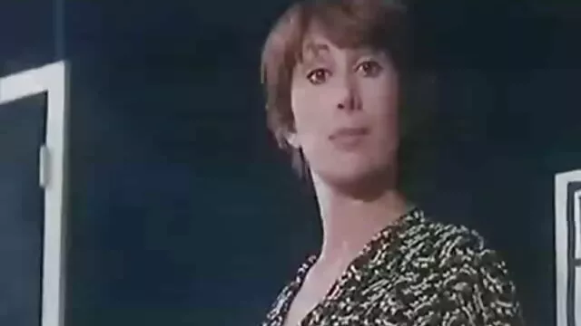 Fille aux yeux bleus et son gode mere russe porn masturbation