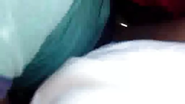 Le Cavalier remercie une jeune Latina avec du sperme dans la chatte pour une excellente Pipe. sex maman video
