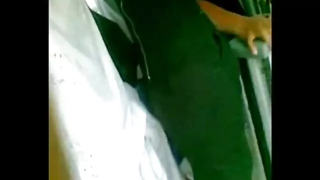 Examen Vaginal des niveaux de crachats sex maman avec son fils Latina pendant la soustraction