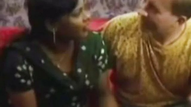 La fille russe est vraiment pleine pendant mereporno les rapports sexuels.