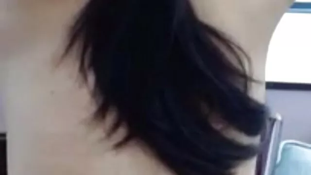 La maman et papa baisent bite dans la salle de bain.