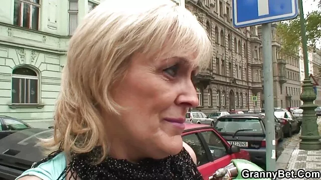 Plantureuse ébène porno porn fils et mere actrice avec une violent anal Orgasme