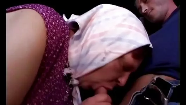 Sexe sex fils maman avec une star du porno au lieu de la formation.
