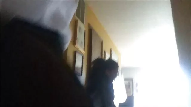 Cette salope a aimé merefilsporno quand ils lui ont déchiré le cul en morceaux.