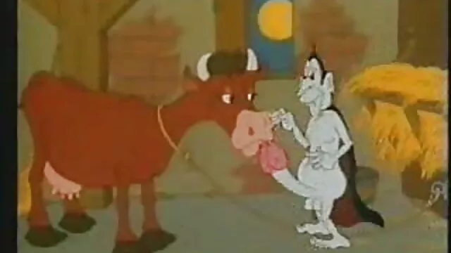 Une fille noire plonge facilement dans la bouche d'un jeune homme noir, et mère et fille xxx lui fait s'amuser.