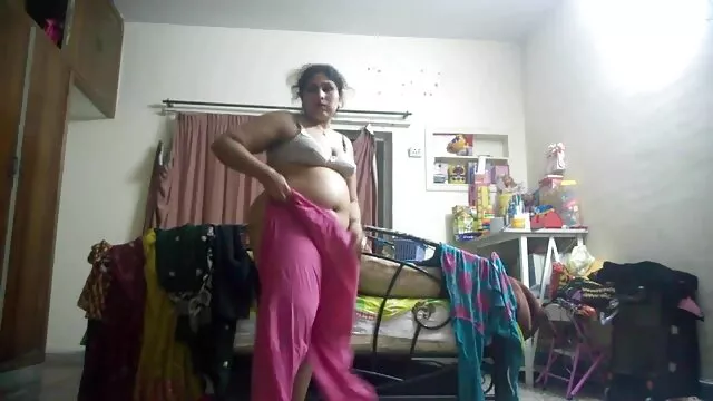 Hiddencam tire une baise Incroyablement chaude d'une jeune Latina avec un homme noir au lit la mere porno