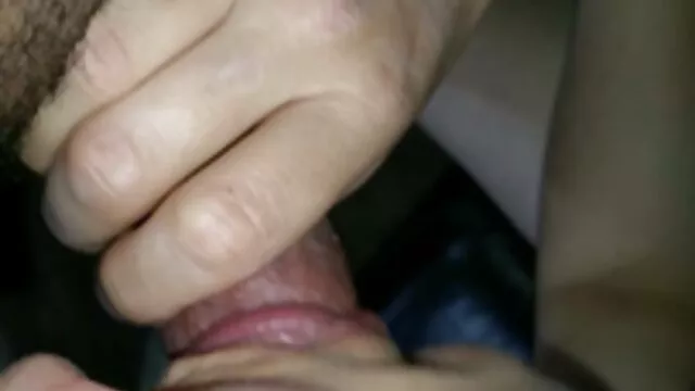 Une star du porno coquine et video mere sex mature ayant des relations sexuelles avec un homme.